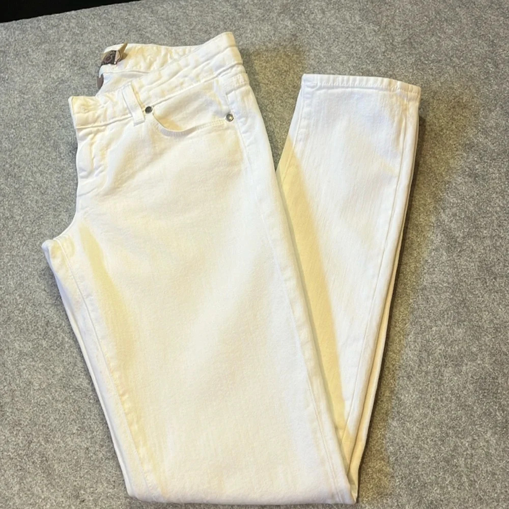 Paige Skyline Denim, White. Size 25.